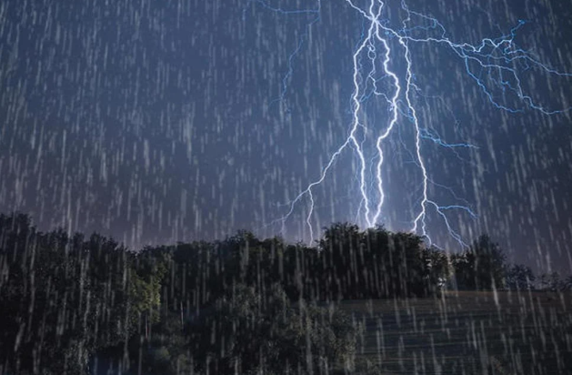 ফের বজ্রসহ ভারী বর্ষণের আভাস