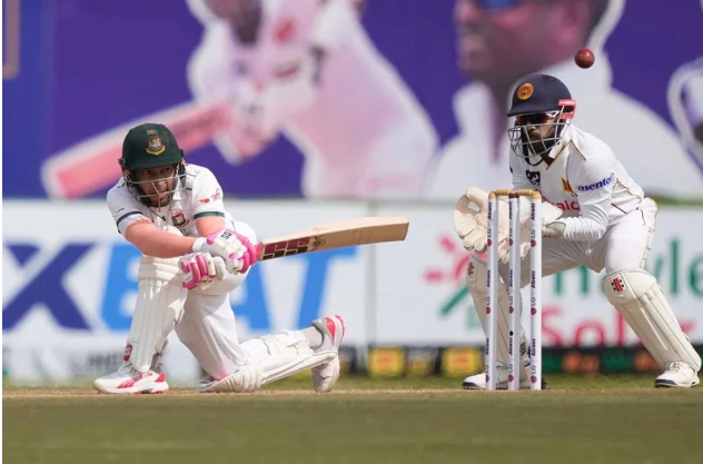 শান্তর পর মুশফিকেরও সেঞ্চুরি