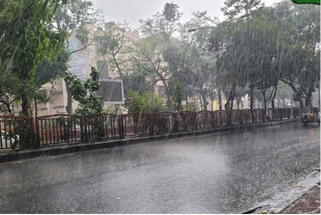 দেশের অধিকাংশ এলাকায় আজ ভারী বৃষ্টির সম্ভাবনা