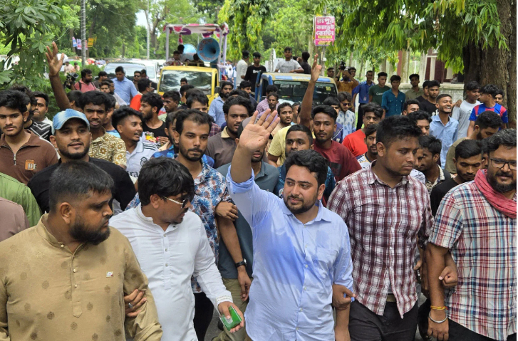 সাধারণ মানুষ এখন পরিবর্তন চায়: নাহিদ ইসলাম