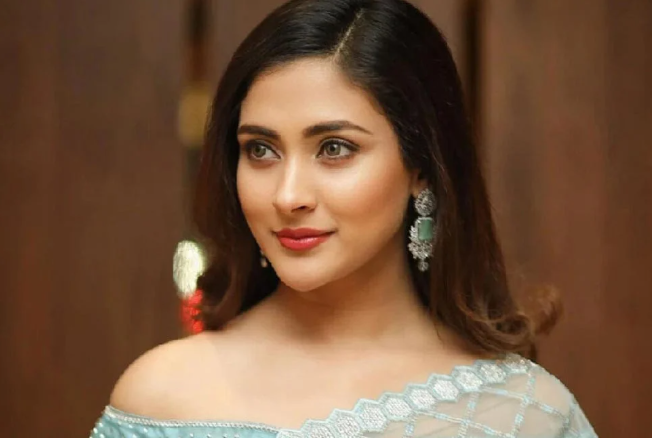 এআই টুলের অপব্যবহার বন্ধের তাগিদ মেহজাবিনের