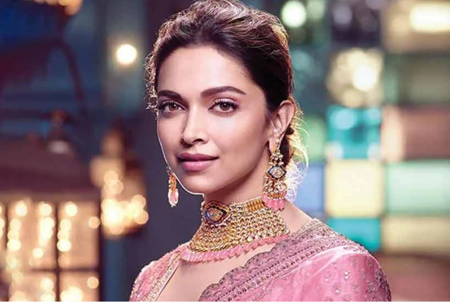 ভিন্ন পথে হাঁটতে চাইছেন দীপিকা