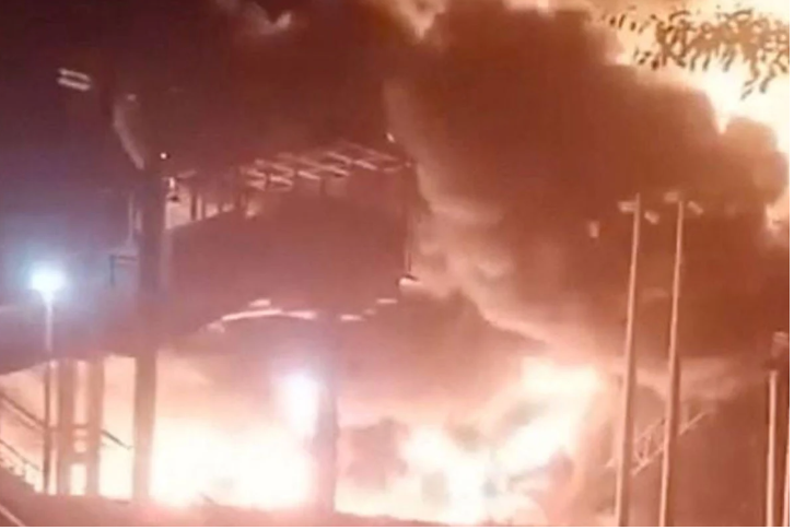 রাশিয়ায় ইউক্রেনের ড্রোন হামলায় সাতটি ভবন আগুন