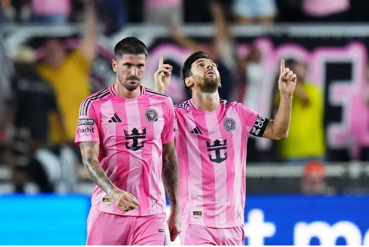 চোট থেকে ফিরেই মেসির জোড়া গোল, ফাইনালে মায়ামি