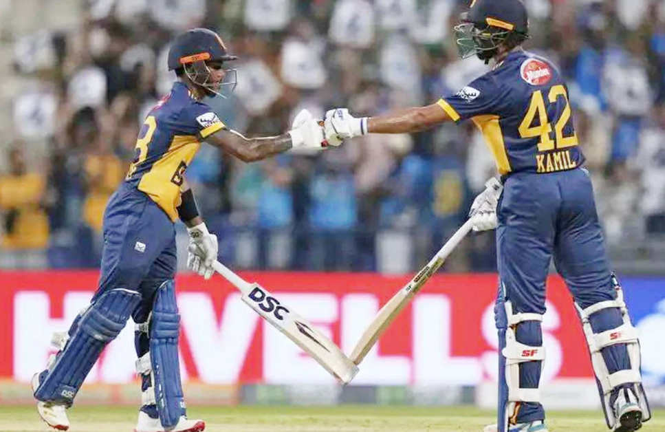 জাকের-শামিমের লড়াকু ইনিংসও রক্ষা করতে পারলো না বাংলাদেশকে