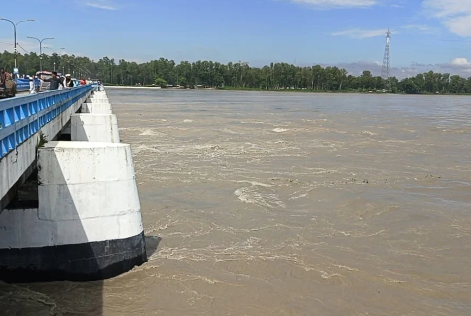 তিস্তার পানি বিপদসীমার ৩ সেন্টিমিটার উপরে, ভাটিতে বন্যার আশঙ্কা