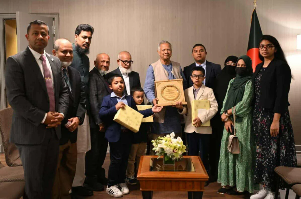 প্রধান উপদেষ্টার সঙ্গে নিউইয়র্কে নিহত পুলিশ কর্মকর্তার পরিবারের সাক্ষাৎ