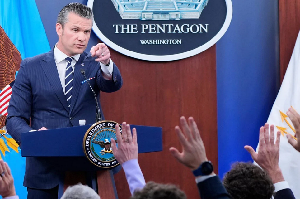 শীর্ষ সামরিক কর্মকর্তাদের নিয়ে হঠাৎ বিরল বৈঠক তলব যুক্তরাষ্ট্রের