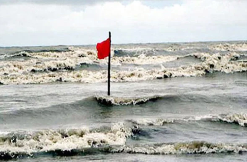 সুস্পষ্ট লঘুচাপ পরিণত হল নিম্নচাপে, চার বন্দরে ৩ নম্বর সংকেত