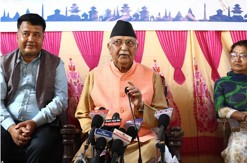 এবার প্রকাশ্যে এলেন নেপালের ক্ষমতাচ্যুত প্রধানমন্ত্রী, জানালেন 'পালাবেন না'