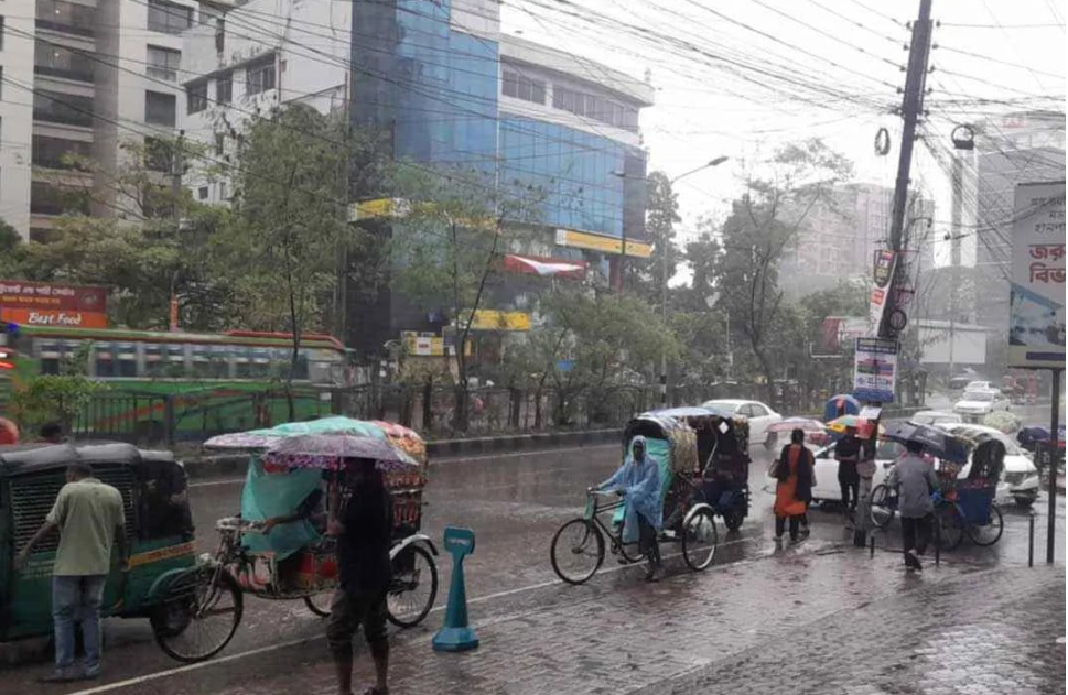 ঢাকা ও আশপাশের এলাকায় দুপুরের মধ্যে বৃষ্টির সম্ভাবনা
