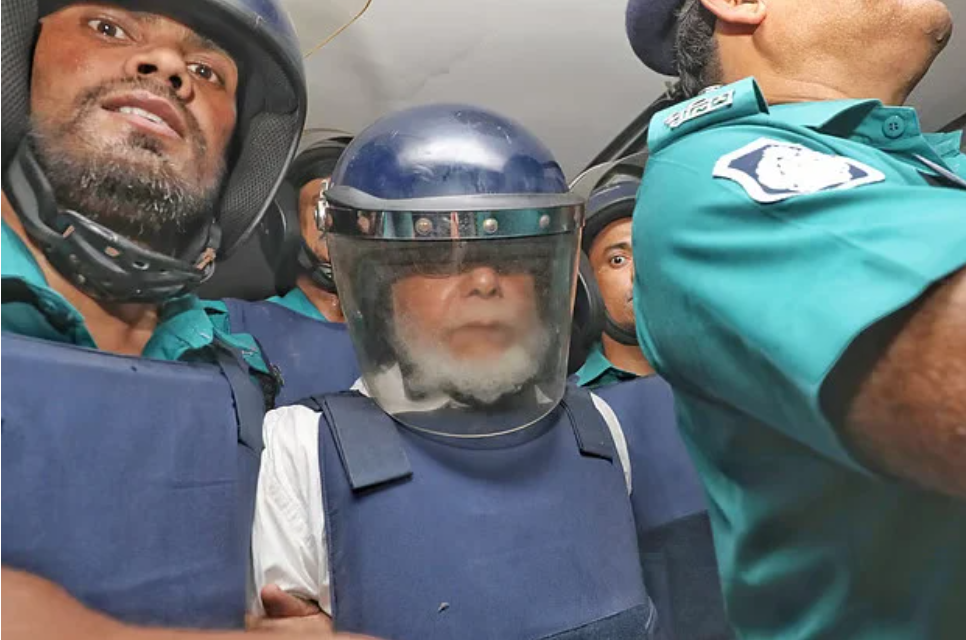 ৫ মামলায় হাইকোর্টে জামিন চেয়েছেন সাবেক প্রধান বিচারপতি খায়রুল হক