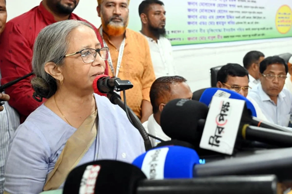 প্রজনন রক্ষায় মা মাছ ধরা বন্ধের আহ্বান মৎস্য উপদেষ্টার