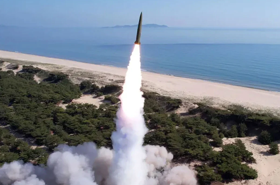 দক্ষিণ কোরিয়ায় বৈঠকের আগে উত্তর কোরিয়ার ব্যালিস্টিক ক্ষেপণাস্ত্র নিক্ষেপ