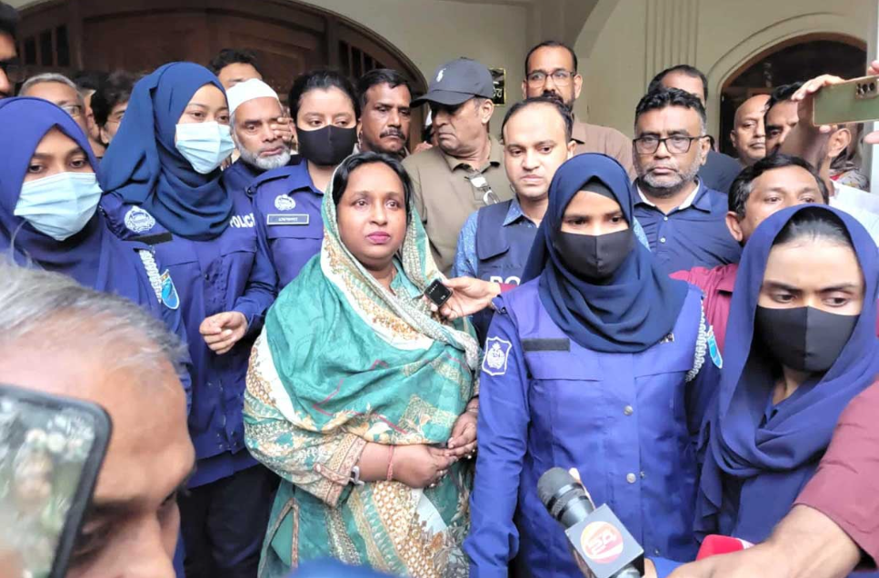 ৫ মামলায় হাইকোর্টে জামিন পেলেন আইভী