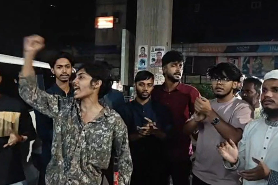 এনসিপির কার্যালয়ের সামনে ককটেল বিস্ফোরণ, আটক ৫