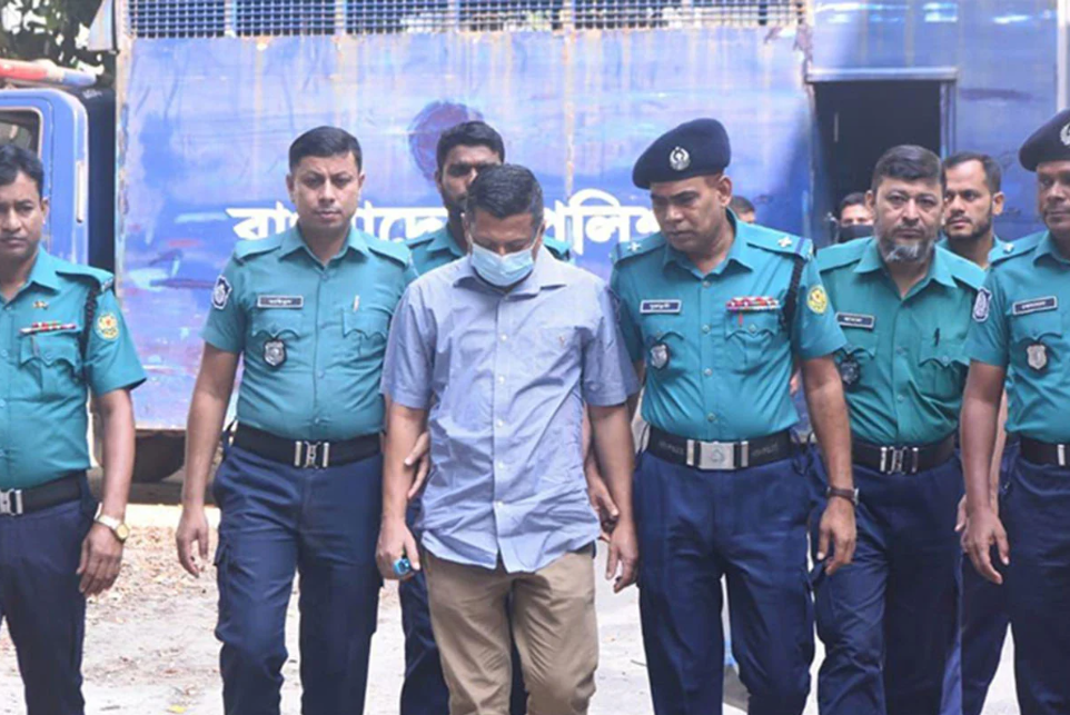 ট্রাইব্যুনালে আনা হয়েছে সাবেক আইজিপি মামুনকে