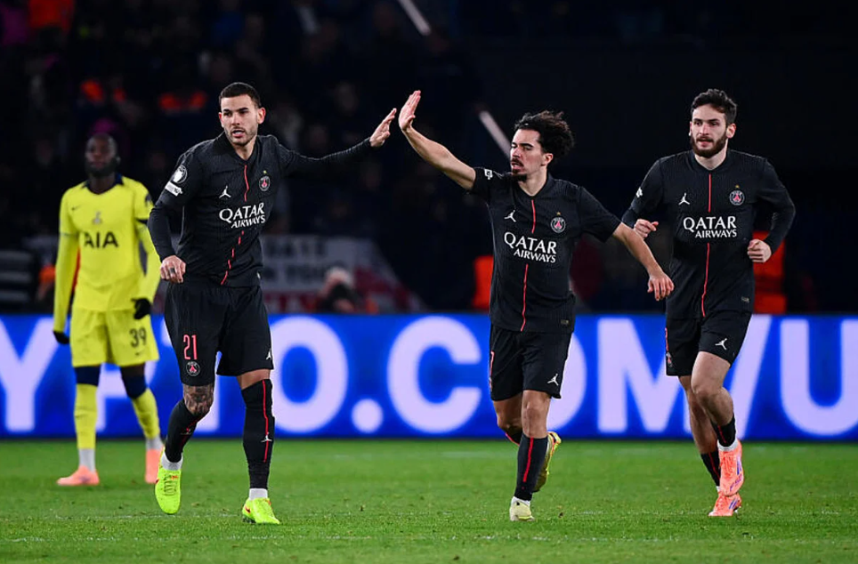 এগিয়ে থেকেও ১০ জনের পিএসজির কাছে টটেনহ্যামের হার