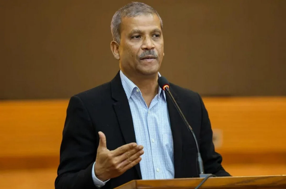 তারেক রহমানের দেশে ফেরার বিষয়ে সর্বোচ্চ সহযোগিতা করা হবে : আইন উপদেষ্টা