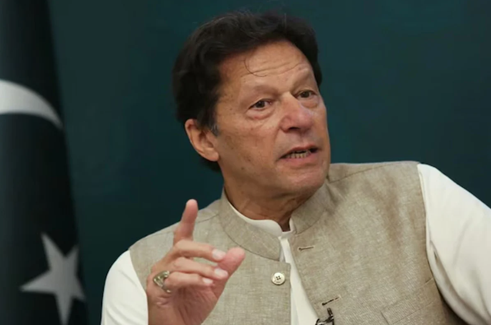 অবশেষে কারাগারে ইমরান খানের সঙ্গে বোনের সাক্ষাৎ