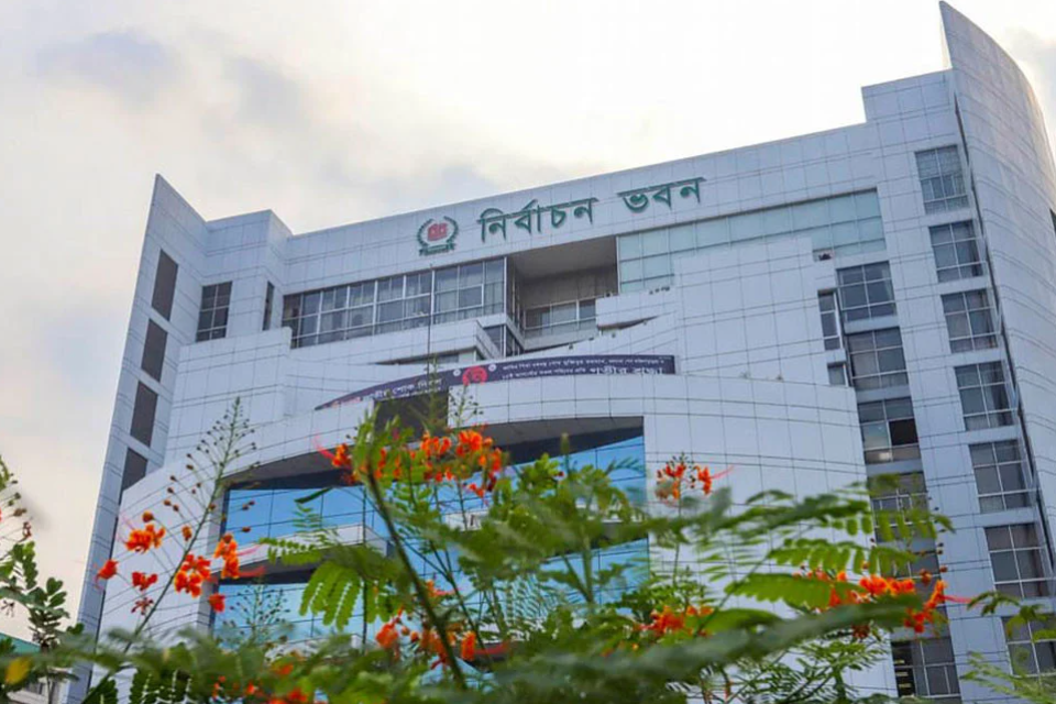 তফসিল কেন্দ্র করে নির্বাচন ভবনে নিরাপত্তা জোরদার