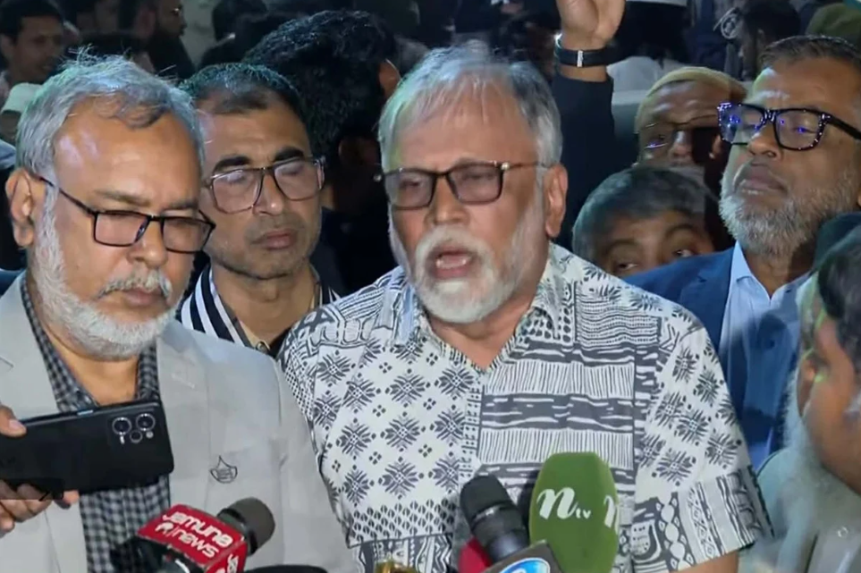 ৭২ ঘণ্টা অতি ঝুঁকিপূর্ণ, হাদির ব্রেইন স্টেম ক্ষতিগ্রস্ত : বিশেষ সহকারী