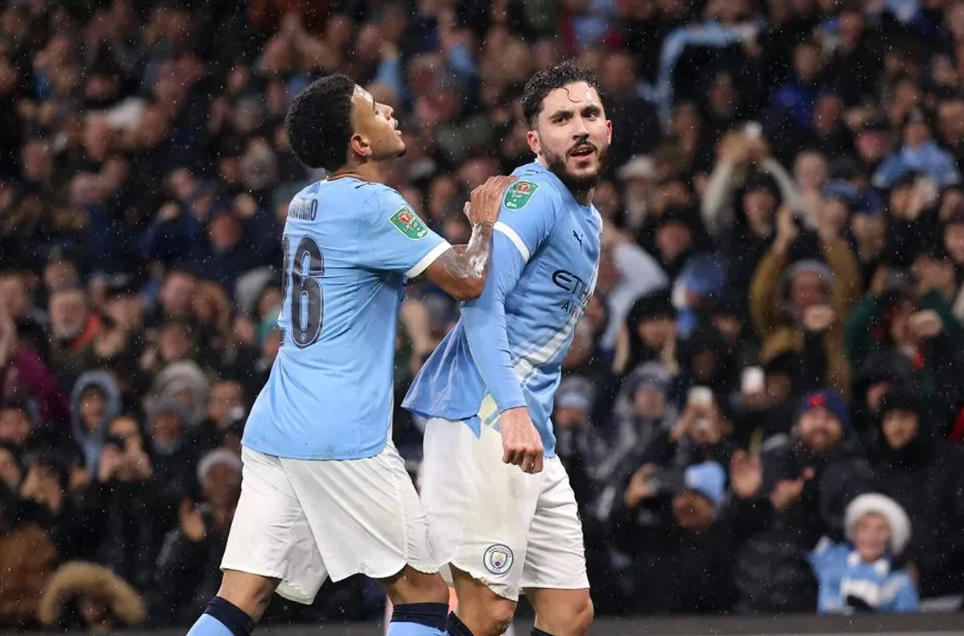 ব্রেন্টফোর্ডকে হারিয়ে সেমিতে ম্যানসিটি