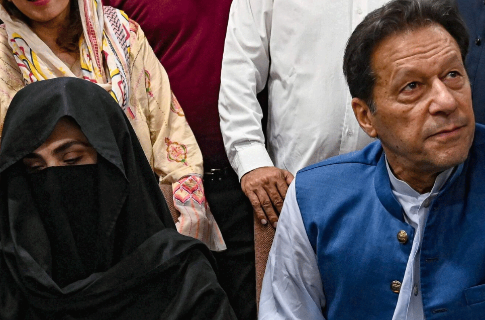 ইমরান খান ও বুশরার ১৭ বছরের কারাদণ্ড