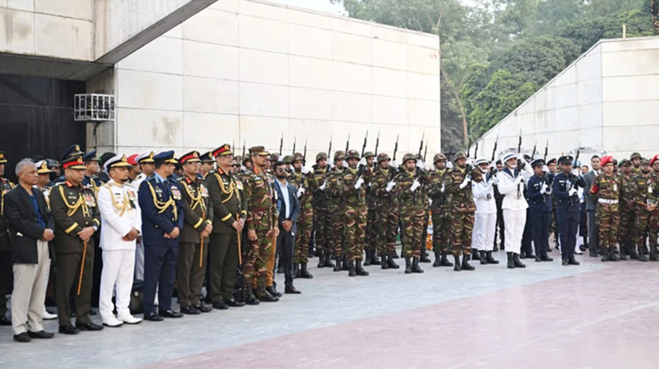 খালেদা জিয়াকে গার্ড অব অনার; তিন বাহিনী প্রধানের শ্রদ্ধা