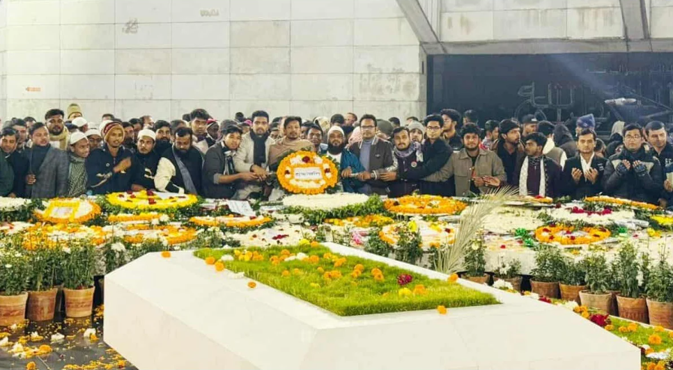 খালেদা জিয়ার কবর জিয়ারত ও কুরআন খতমের আয়োজন জাবি ছাত্রদলের