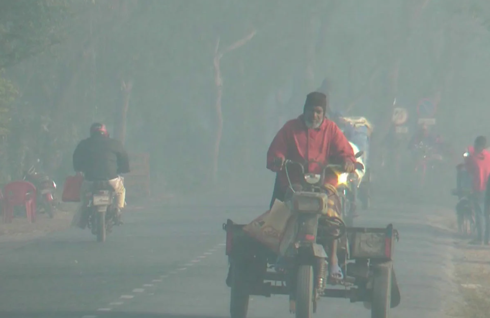 শীতে কাঁপছে চুয়াডাঙ্গা, তাপমাত্রা নেমেছে ৬.৯ ডিগ্রিতে